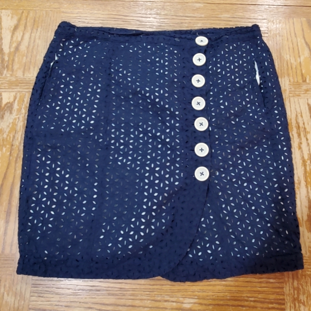 🧡🧡 3/$24 🧡🧡 Knitted Dove mini skirt - Navy blue lace L (Anthropologie)